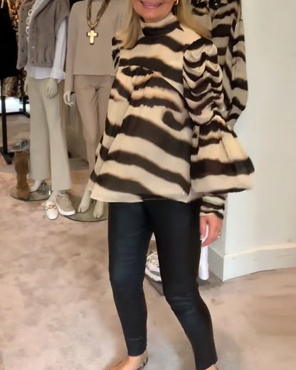 Camicetta con maniche a lanterna alla moda a contrasto