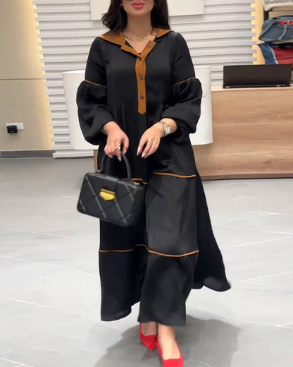 Langes Freizeitkleid in Kontrastfarbe