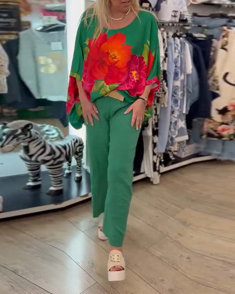 Bluse mit Fledermausärmeln und großem Blumendruck