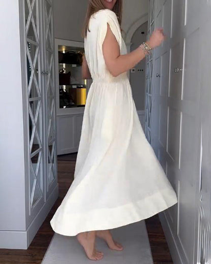 Elegante abito in tinta unita con vita stretta