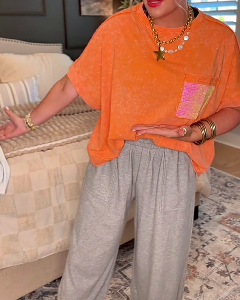 A Solid-Color Short-Sleeve T-Shirt