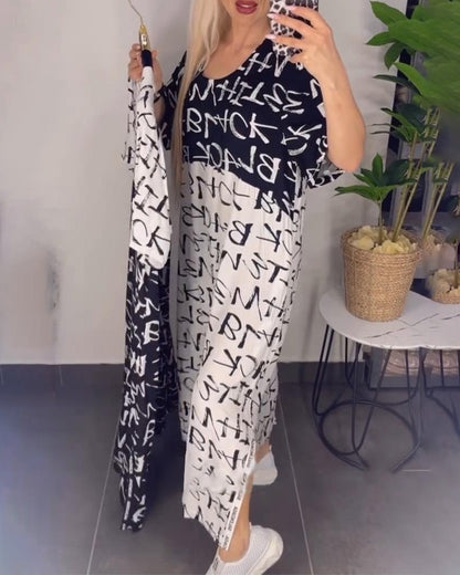 Etuikleid mit Schriftzug und Kontrastdruck