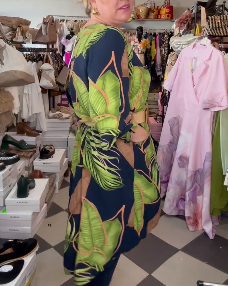 Lockeres Kleid mit V-Ausschnitt und Blattmuster