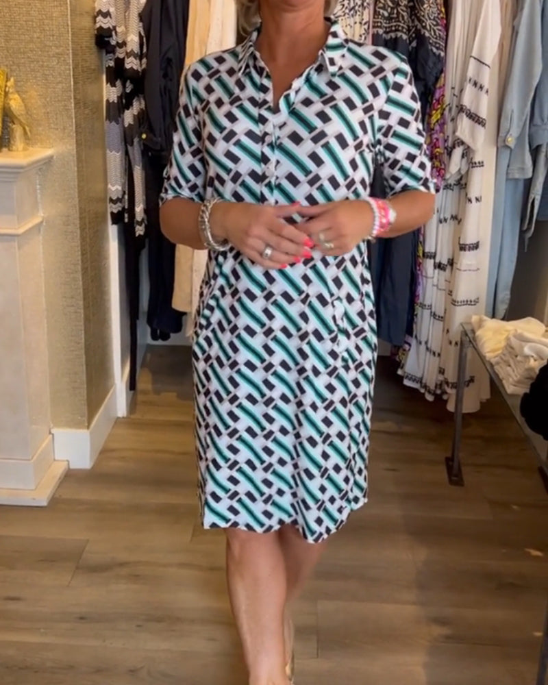 Kleid mit V-Ausschnitt und geometrischem Print