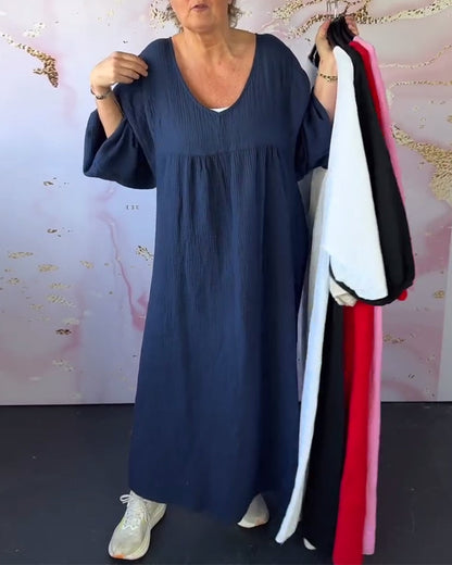 Einfarbiges, plissiertes Kleid im Waldstil mit V-Ausschnitt