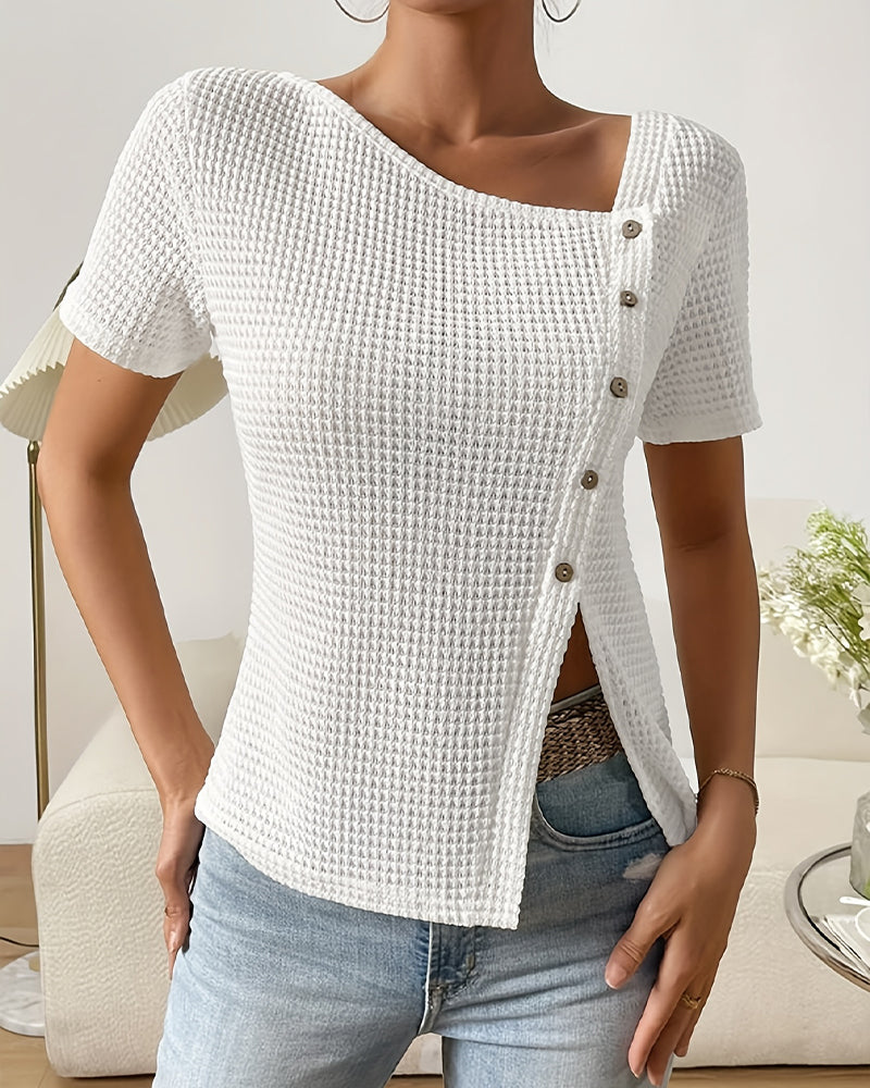 Schulterfreies, unregelmäßig gestricktes T-Shirt