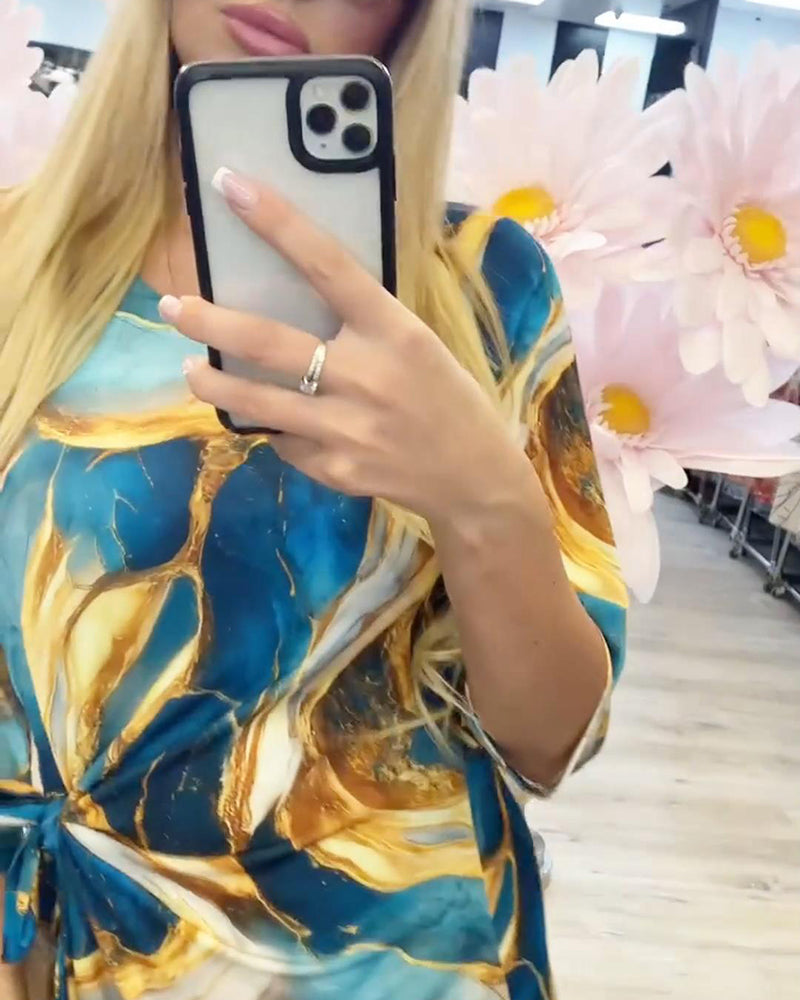 Kleid mit halblangen Ärmeln und Twist-Print