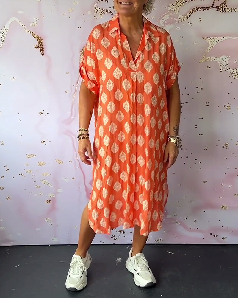 Lockeres Kleid mit Revers und kurzen Ärmeln