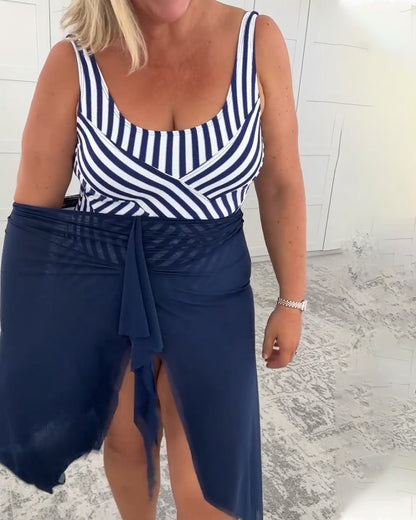 Gestreifter Badeanzug mit breiten Trägern