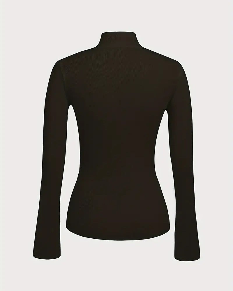 Pullover mit Stehkragen und gekreuzten Knöpfen