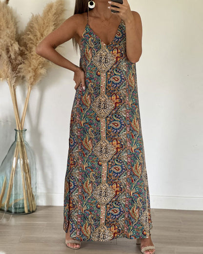 Kleid mit V-Ausschnitt und Strapsdruck