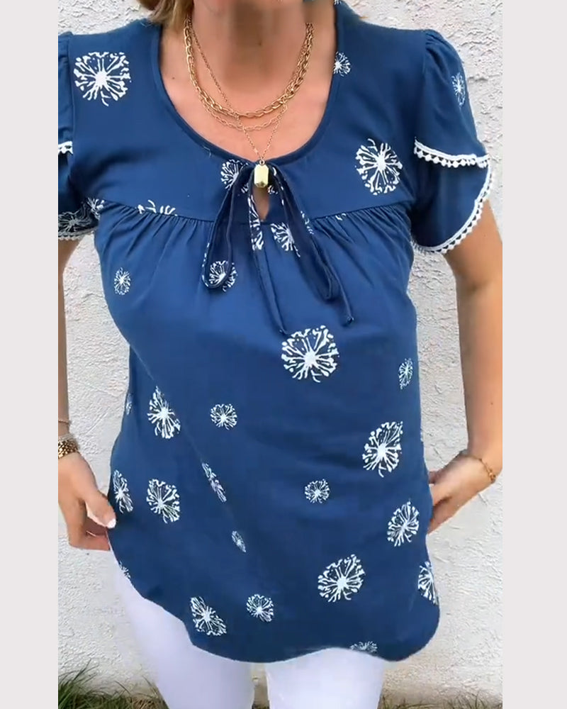 Bluse mit Batikmuster und Blütenärmeln