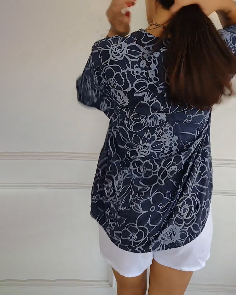 Bedruckte Bluse mit V-Ausschnitt und Button-Down-Kragen