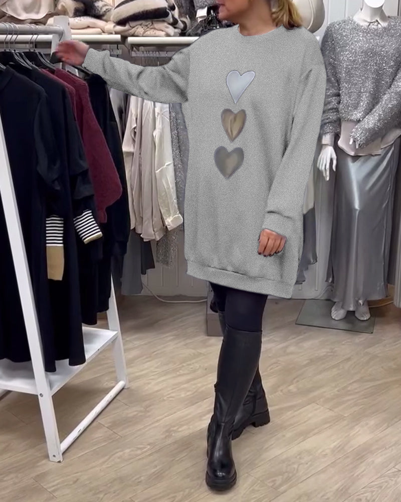 Lässiges Etuikleid mit Herzmuster