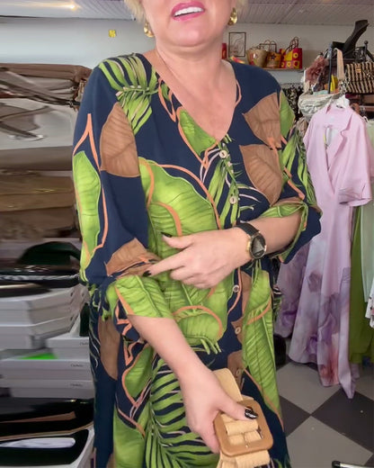 Lockeres Kleid mit V-Ausschnitt und Blattmuster