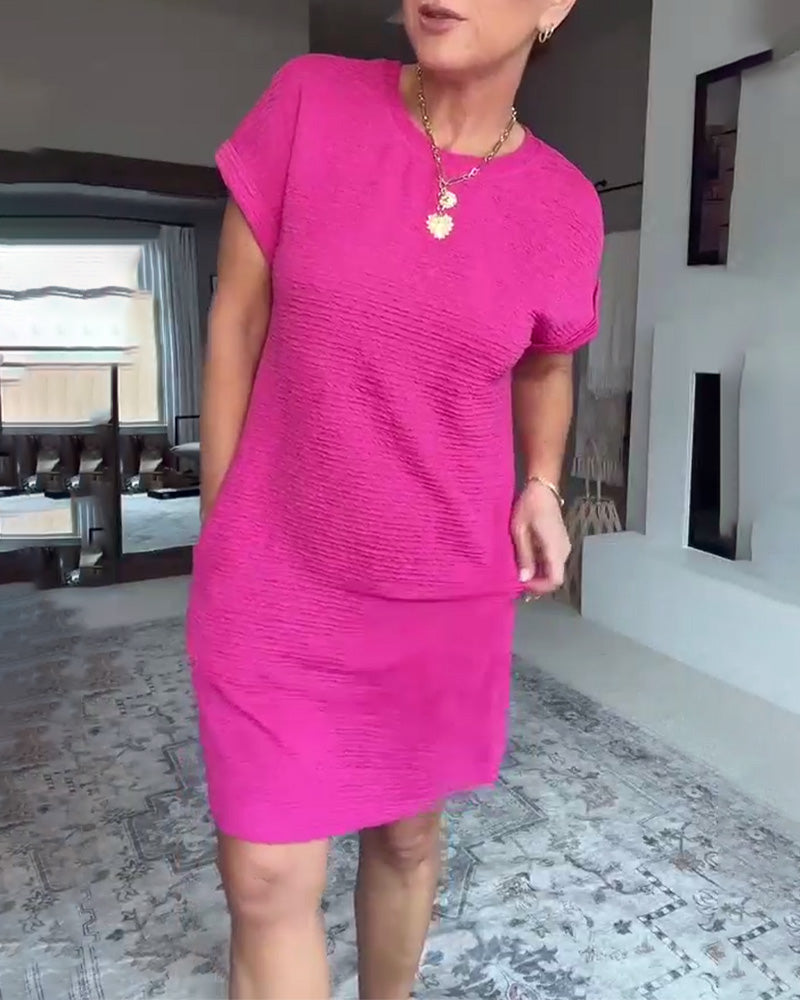 Lässiges Kurzarmkleid mit Rundhalsausschnitt