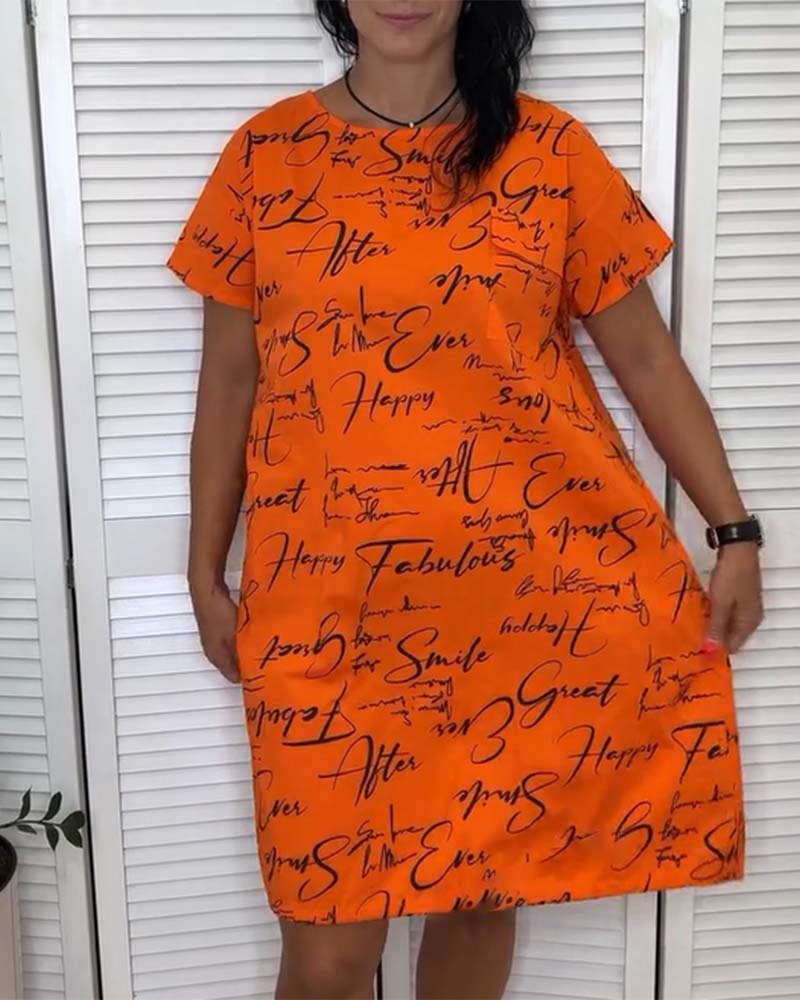 Abito a maniche corte con scollo tondo e scritta
