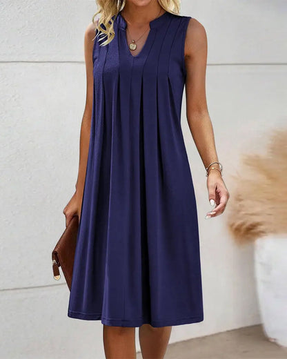 Solid Color Sleeveless Pleated Dress