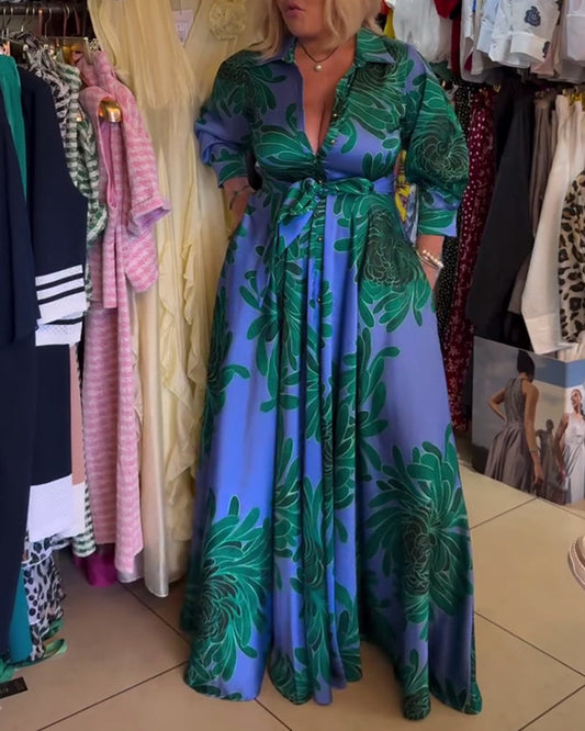 Langärmliges, tailliertes Swingkleid mit V-Ausschnitt