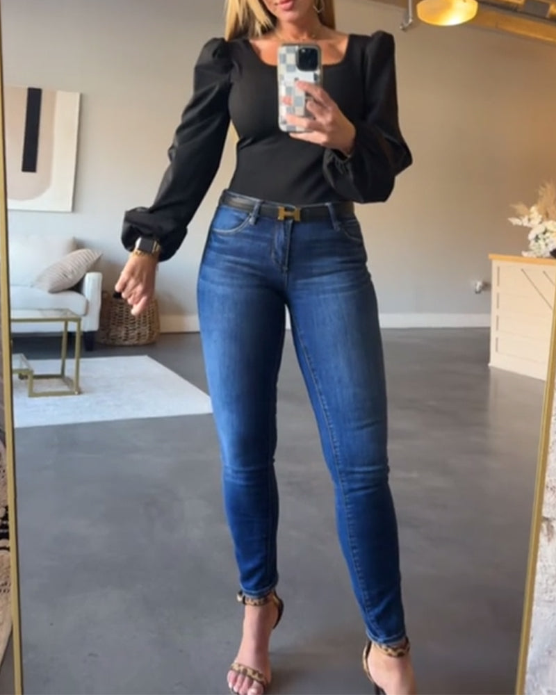 Camicetta con maniche a sbuffo e colletto quadrato