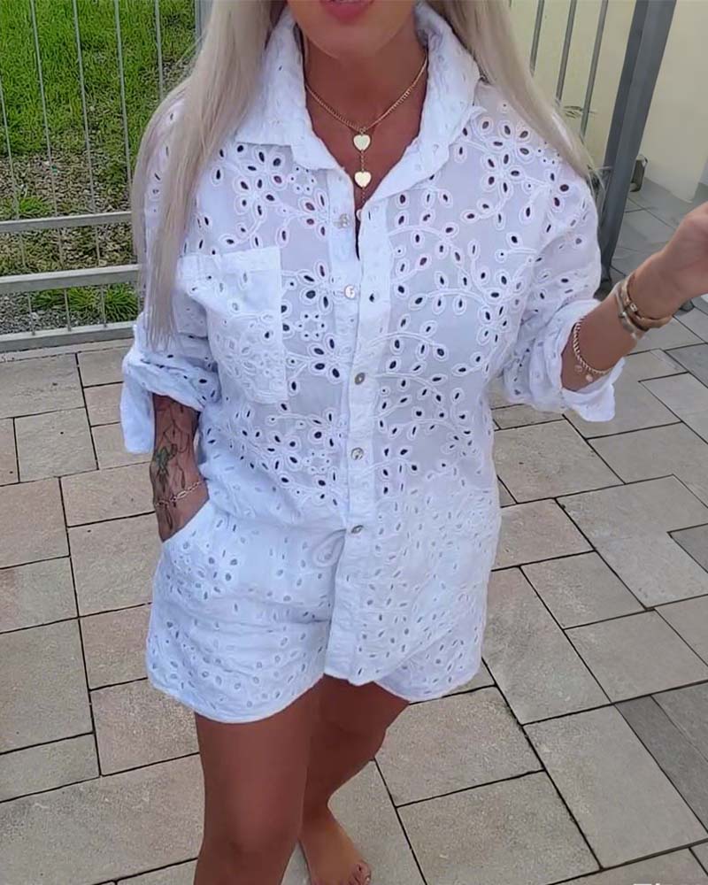 Completo di pantaloncini a maniche lunghe con risvolto