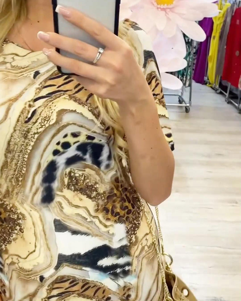 Gerade geschnittenes Retro-Kleid in Kontrastfarbe