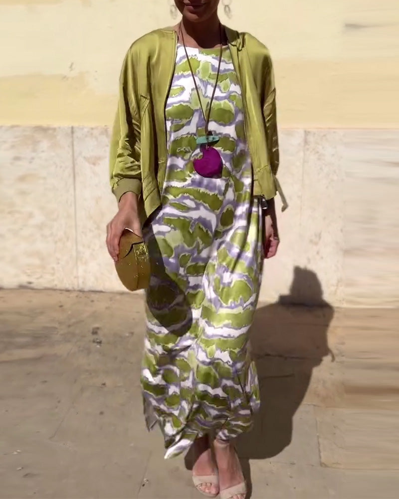 Ärmelloses Set aus bedrucktem Kleid und Mantel