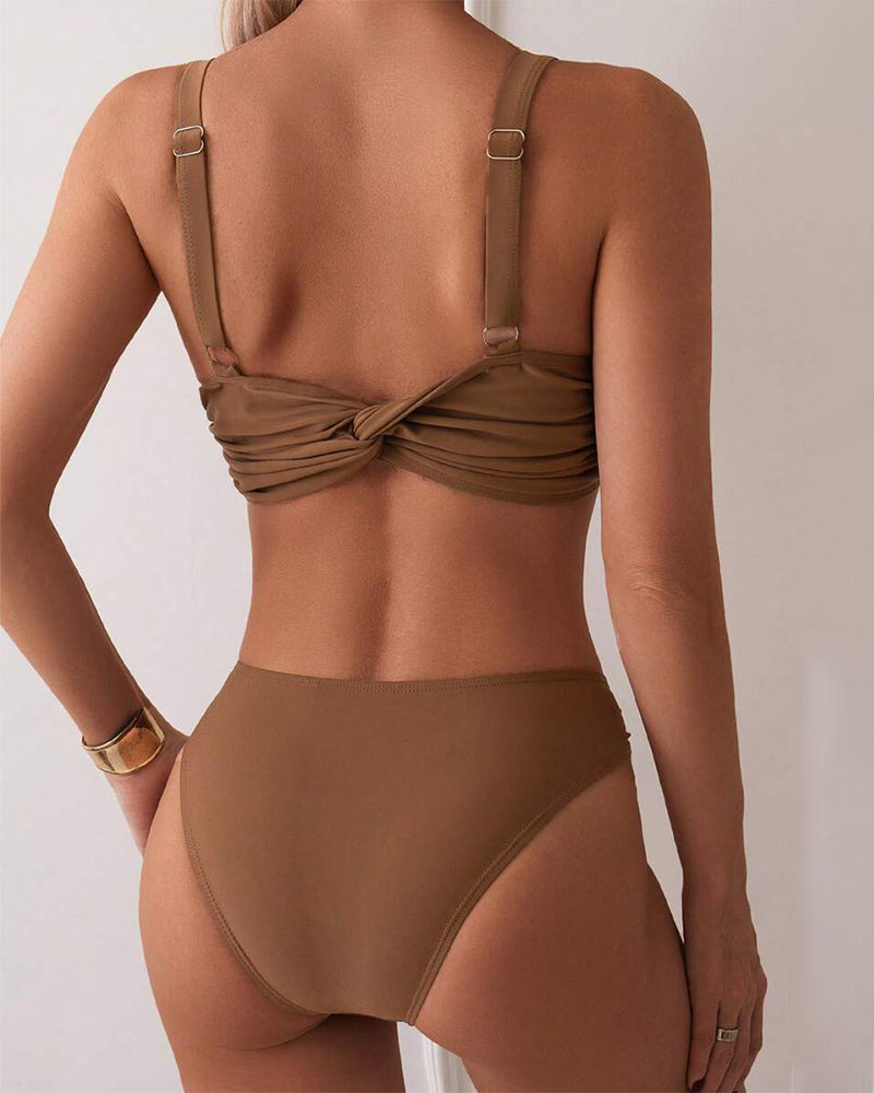Sexy Bikini mit einfarbigen Metallknöpfen