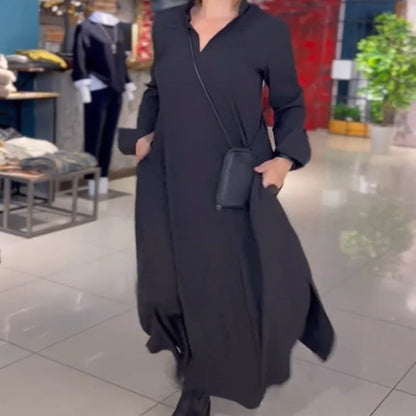 Lockeres langes Kleid mit seitlichem Schlitzrevers