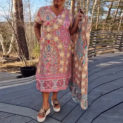 Bedrucktes Etuikleid mit V-Ausschnitt und kurzen Ärmeln