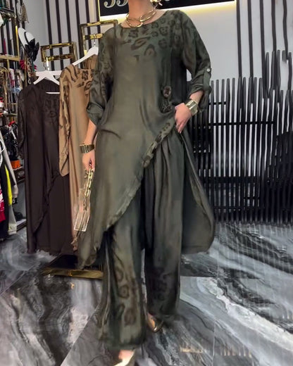 Temperamentvoller bedruckter Anzug mit unregelmäßigem Muster