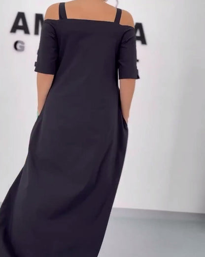 Lockeres Kleid mit schulterfreiem Kontrastdruck