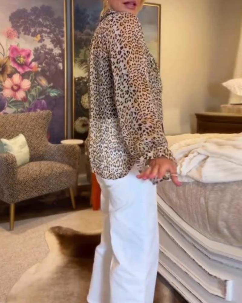 Langärmlige Bluse mit Leopardenmuster