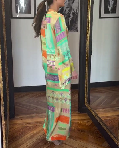 Langärmliges Kleid mit Krawattenmuster