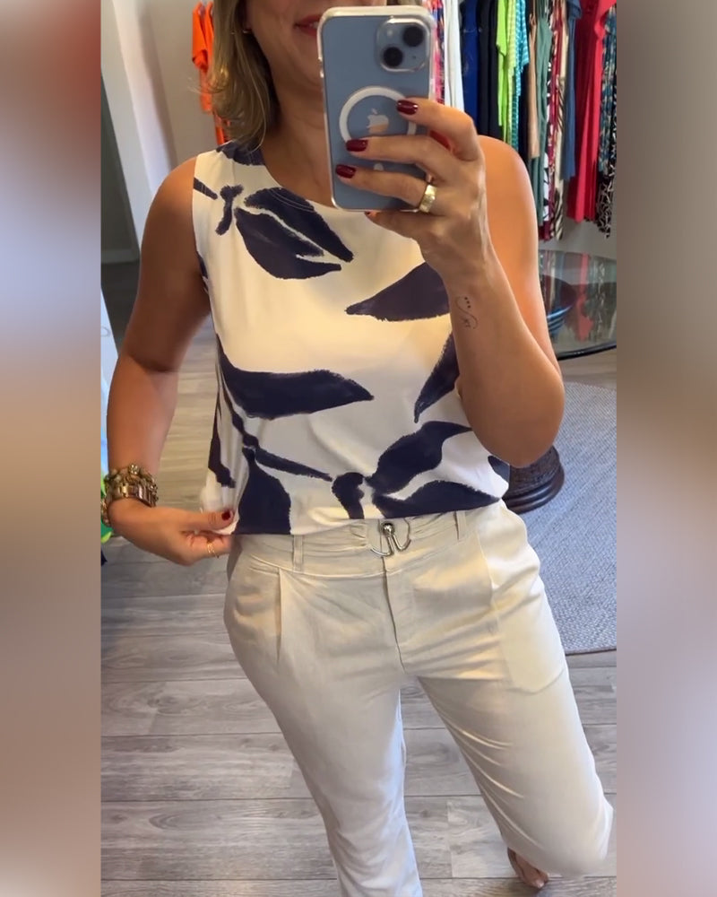 Sleeveless Crew Neck Printed Vest