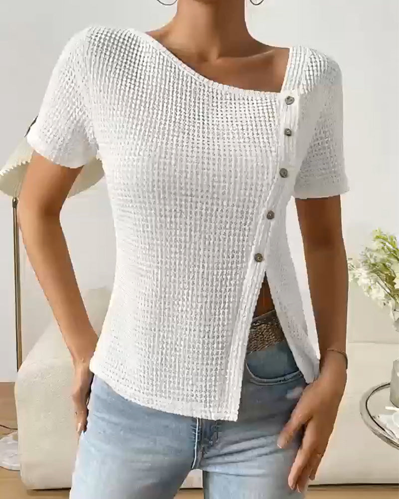 Schulterfreies, unregelmäßig gestricktes T-Shirt