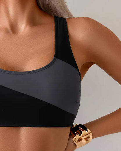 Bikini in Kontrastfarbe