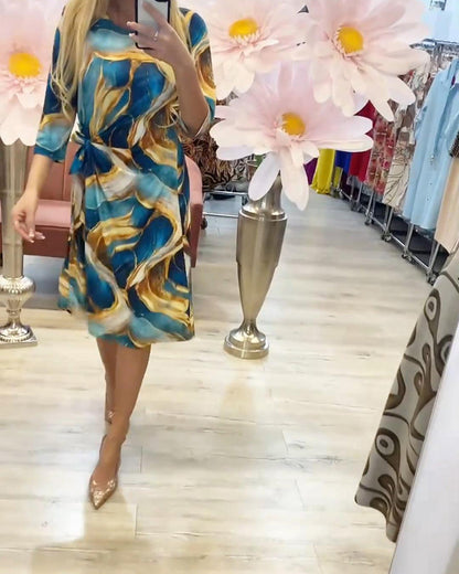 Kleid mit halblangen Ärmeln und Twist-Print