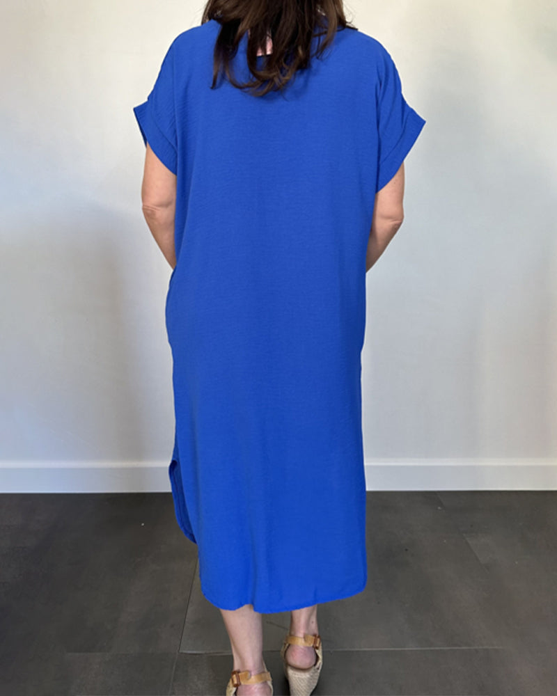 Einfarbiges, lockeres, gerades Kleid mit V-Ausschnitt