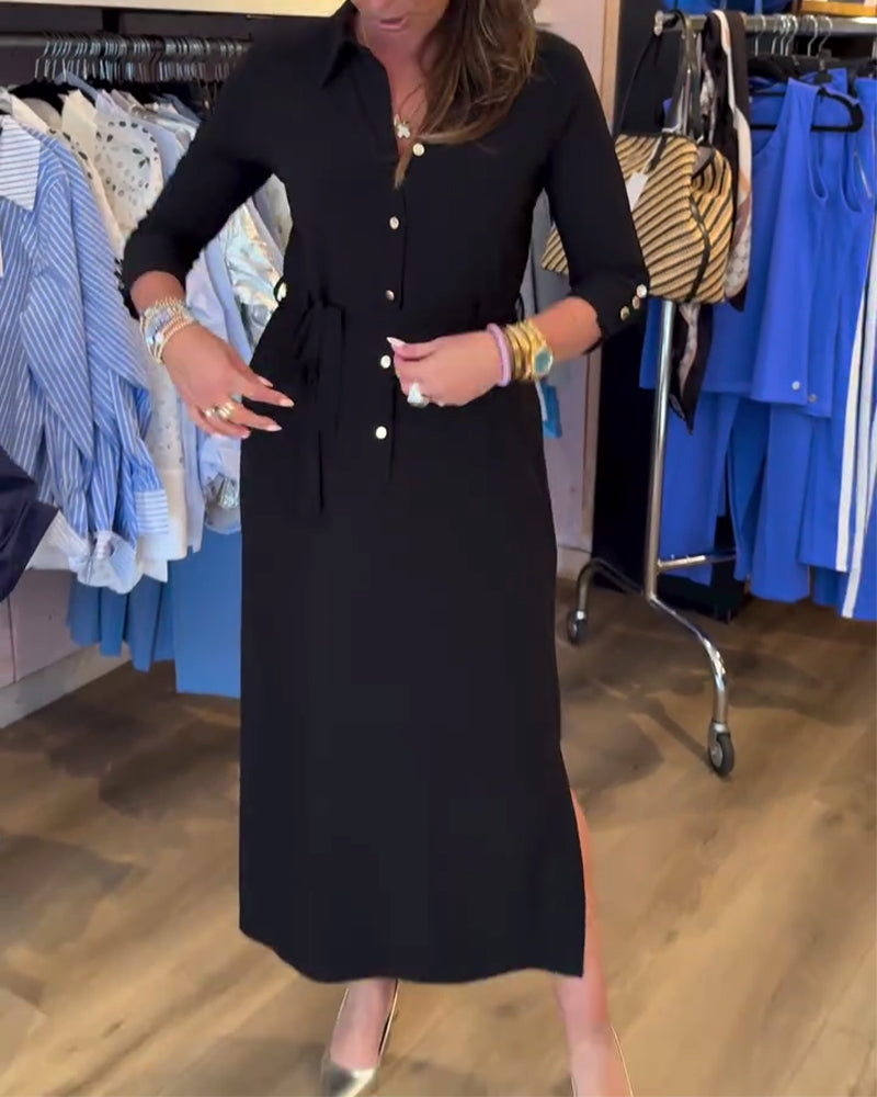 Schlankes Kleid mit Revers und einfarbiger Krawatte