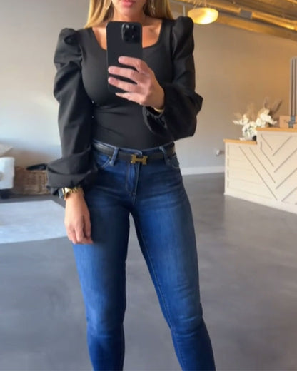 Camicetta con maniche a sbuffo e colletto quadrato