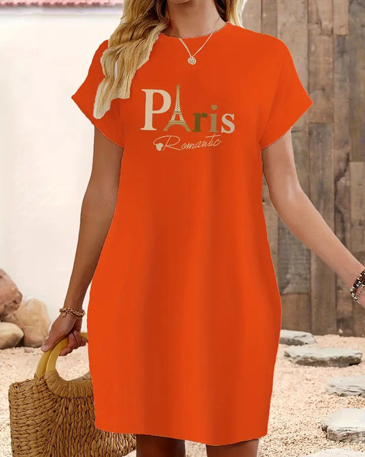 Kurzärmliges, lässiges Kleid mit Buchstabendruck