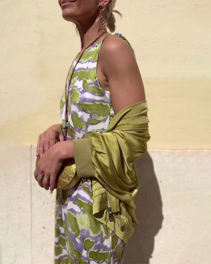 Ärmelloses Set aus bedrucktem Kleid und Mantel