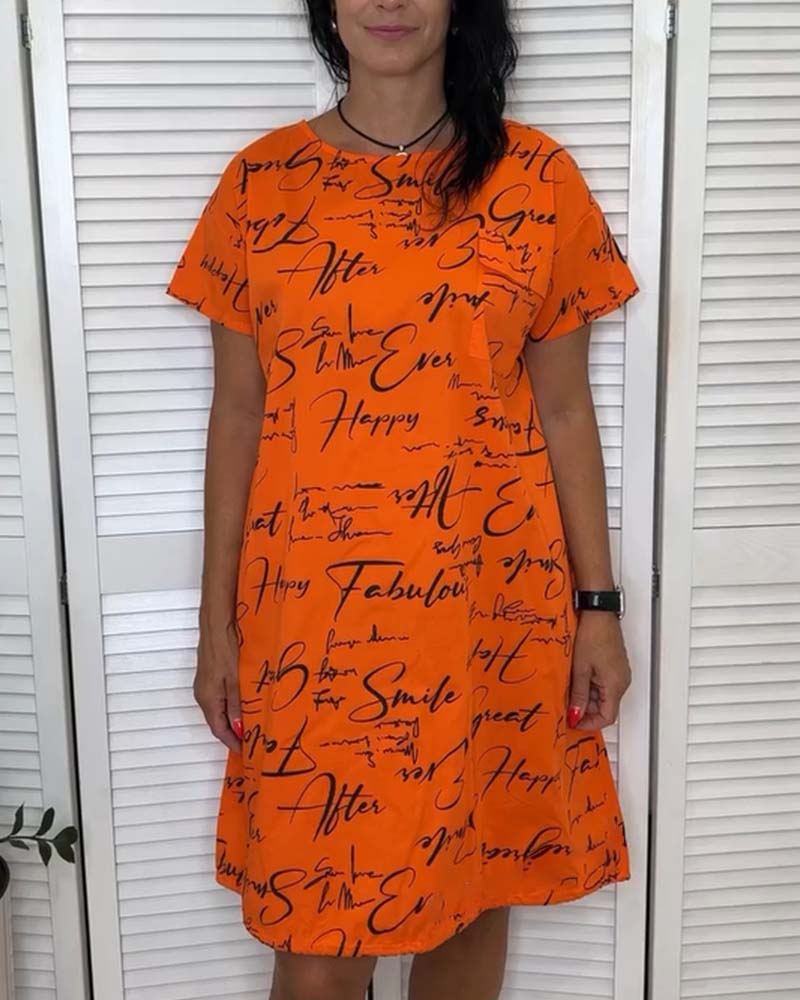 Abito a maniche corte con scollo tondo e scritta