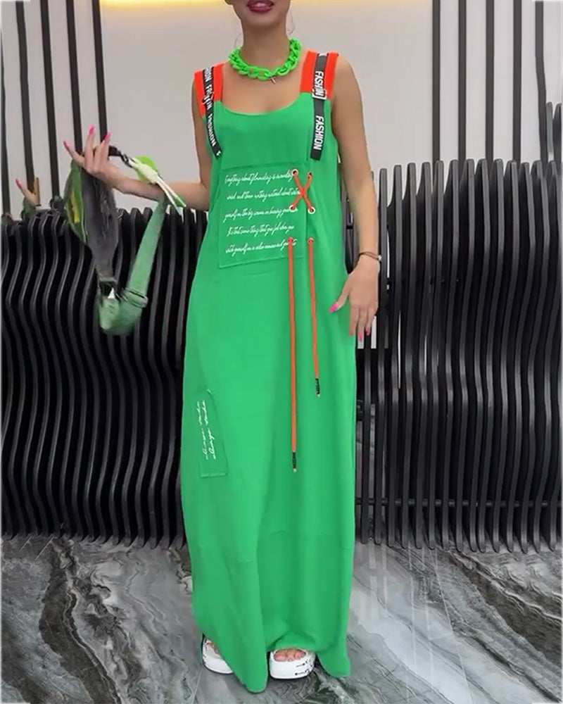 Ärmelloses Kleid mit personalisiertem Buchstabendruck