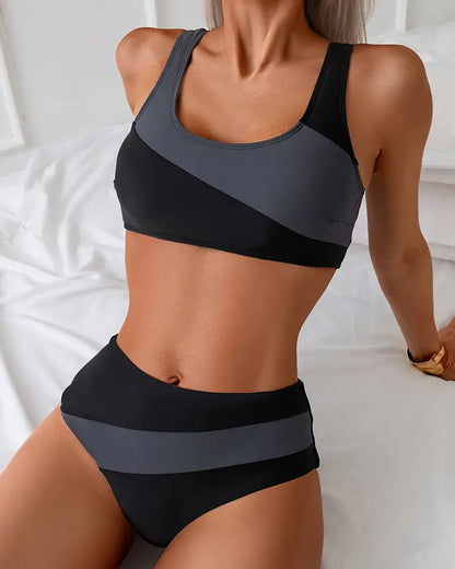 Bikini in Kontrastfarbe