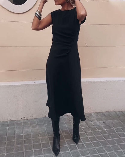 Elegantes ärmelloses Kleid mit schmaler Taille