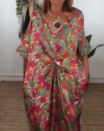 Kleid mit V-Ausschnitt und Twist-Print