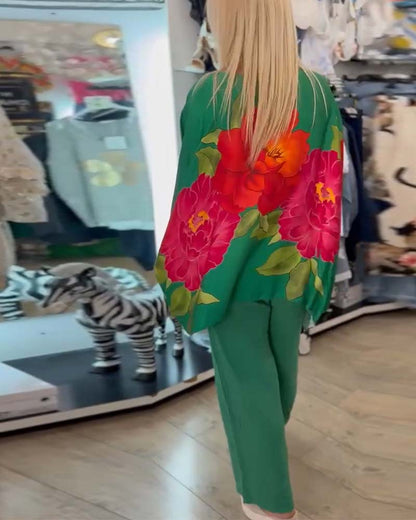 Bluse mit Fledermausärmeln und großem Blumendruck