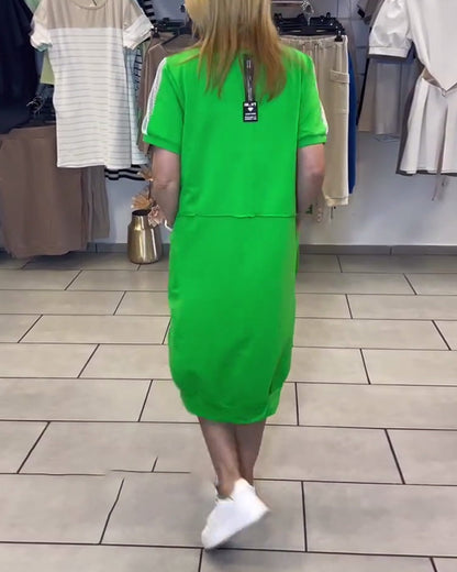 Kurzärmliges bedrucktes Etuikleid